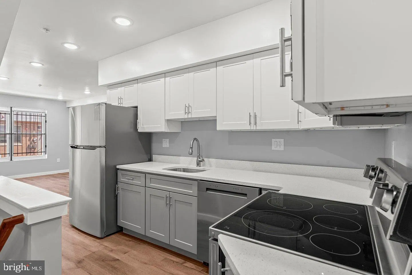 4 bed, 4.0 bath, 1800 sqft, $2,800 — Photo 3
