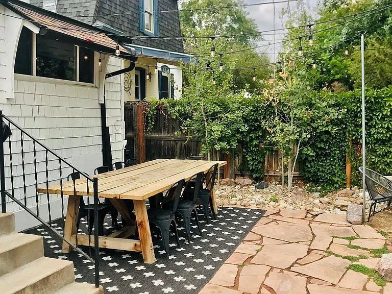 110 S Ogden St — Photo 4