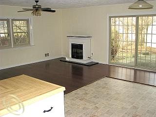 4th image of 1131 Pleasure St