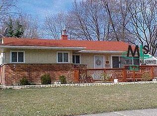 259 Lyons Dr, Troy, MI 48083