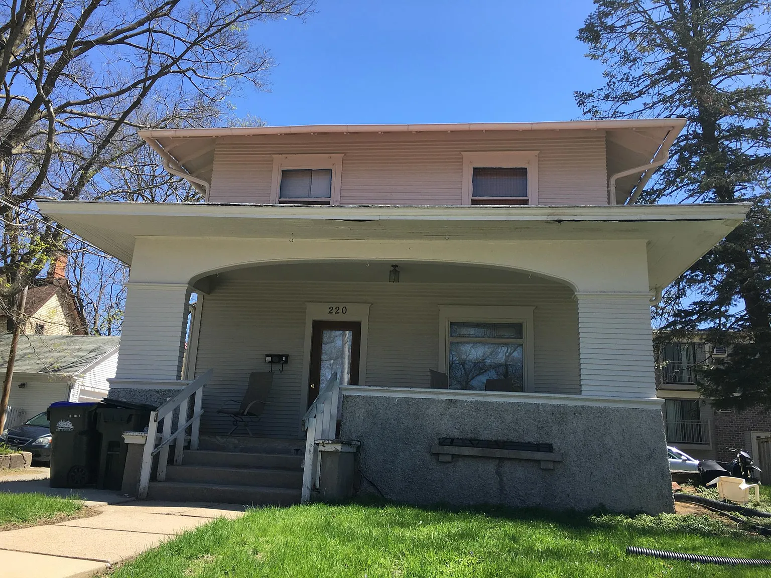 5 bed, 2100 sqft, $3,000 — Photo 1