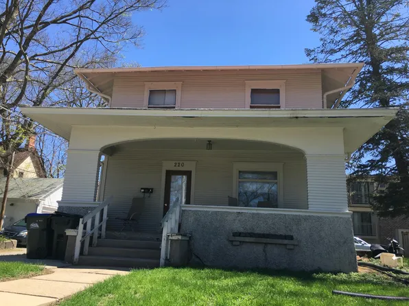 220 S Dodge St, Iowa City, IA 52240