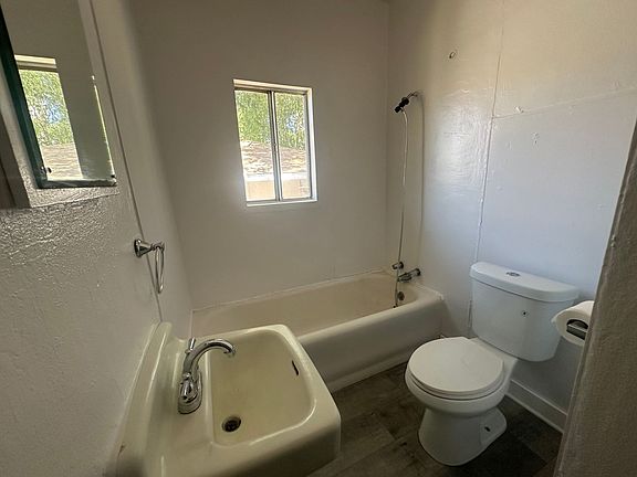 2nd image of 3305 Cypress St #1