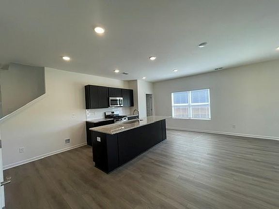 4th image of 106 Sunflower Ln