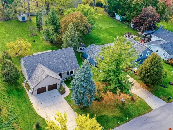 813 High STREET, Oconomowoc, WI 53066