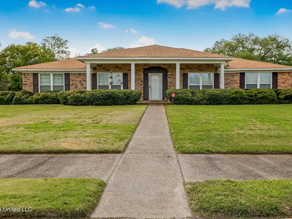 1301 Heidenheim St, Pascagoula, MS 39581