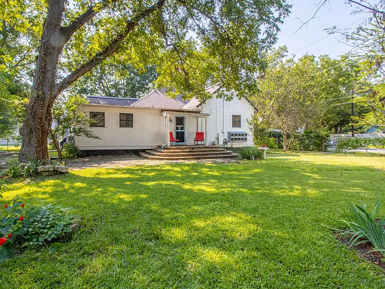 1503 S Elm St — Photo 36