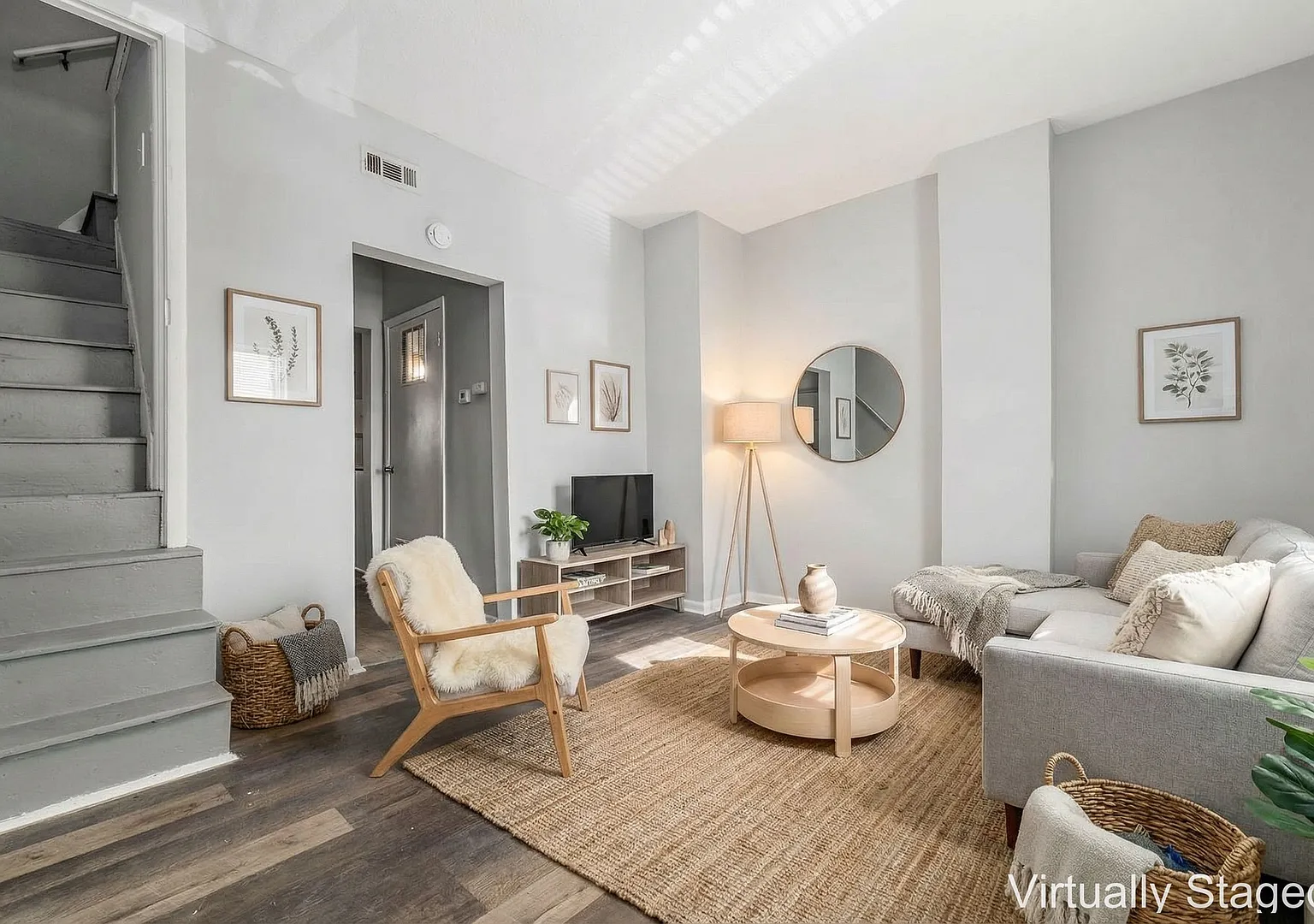 Apply Today! Freshly Remodeled 2BR in the Heart of Lancaster! — Photo 4