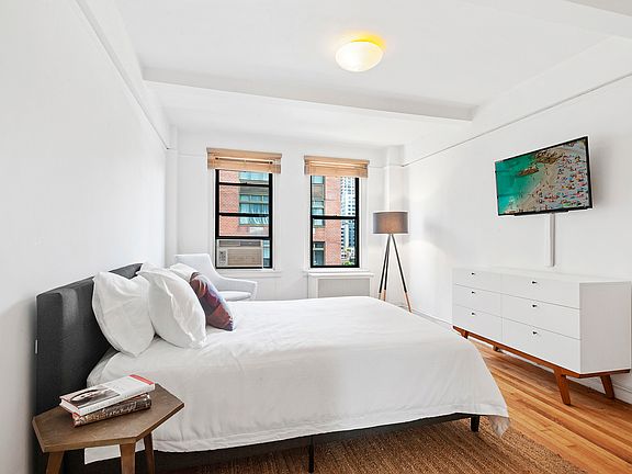 3rd image of 140 E 81st St APT 10C