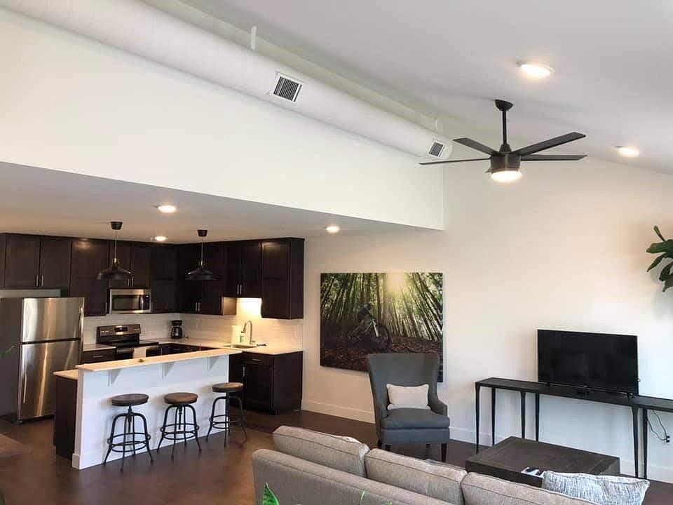 1st image of 517 SW B St APT 306