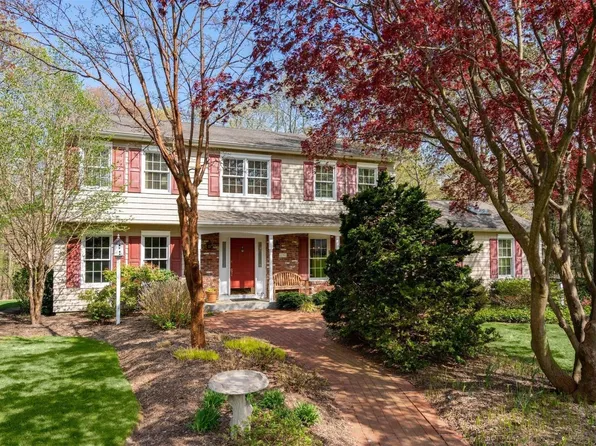 2 Susan Terrace, Northport, NY 11768