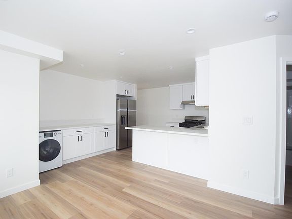 2nd image of 520 S Seaward Ave #520