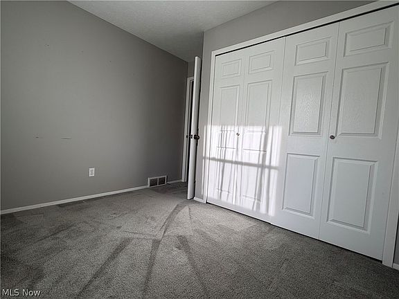 5th image of 4027 Crest Dr