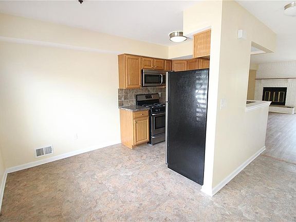 5th image of 925 Patterson Ave