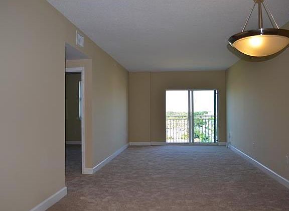 4th image of 540 Menores Ave