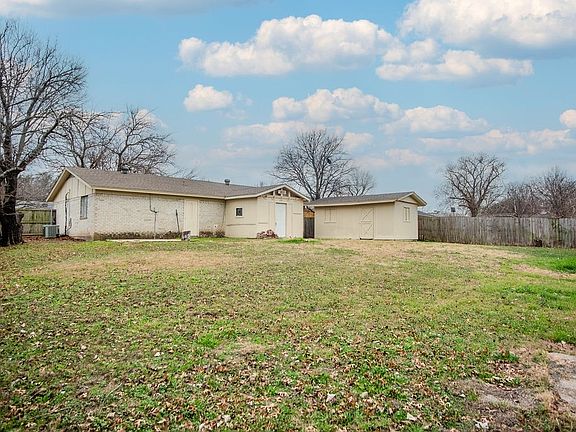 5th image of 1833 Mill Pond Rd