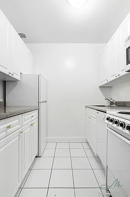 Rented by Mirador Real Estate | media 16