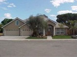 2057 N Castle Dr, Hanford, CA 93230