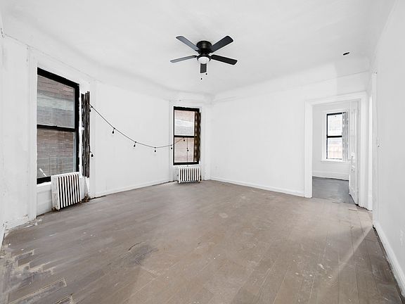 3rd image of 10 W 93rd St APT 1C