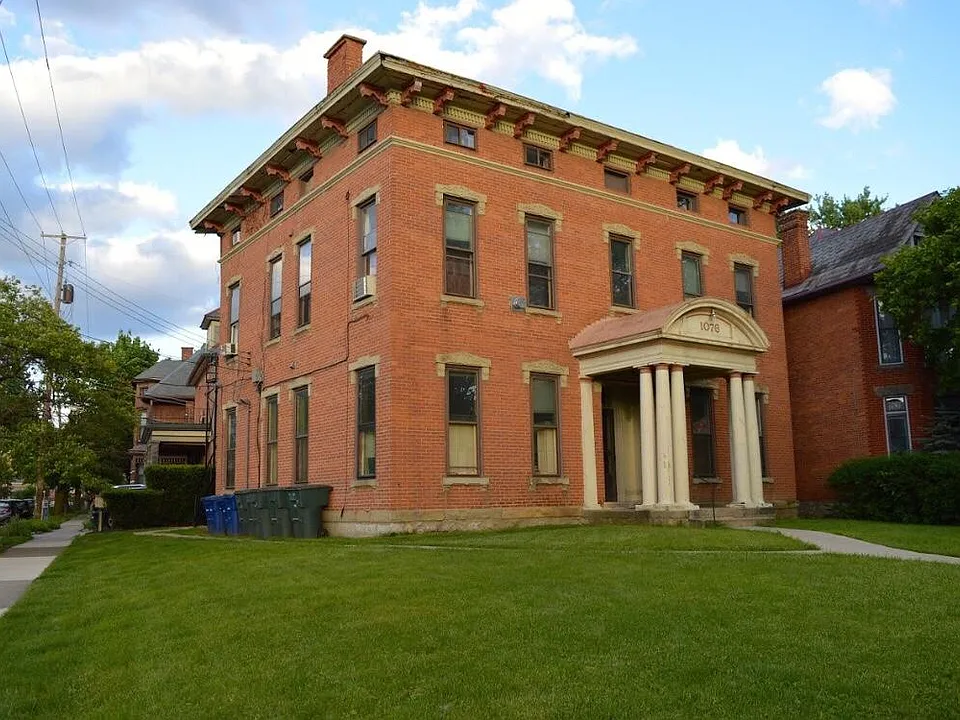 1076 Neil Ave #2B