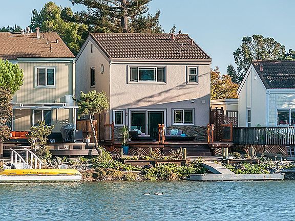 2nd image of 359 Quay Ln