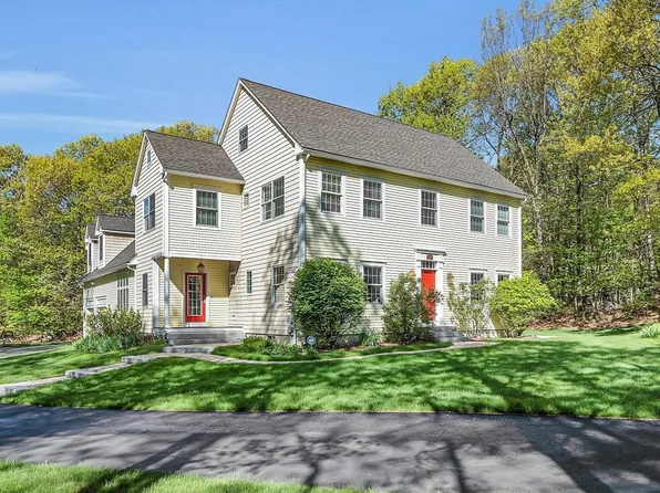 64 Alpine Way, Tyngsboro, MA 01879