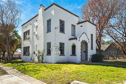 326 E Mistletoe Ave #2 Photo 1