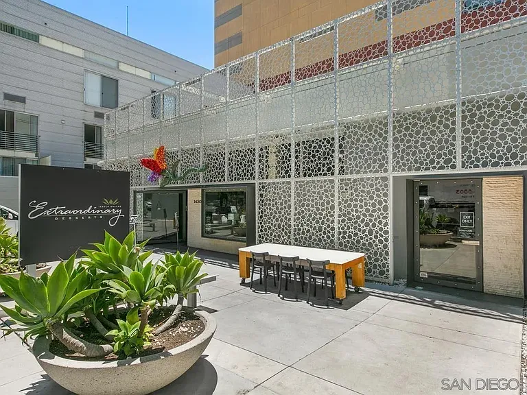 425 W Beech St #1556 — Photo 32