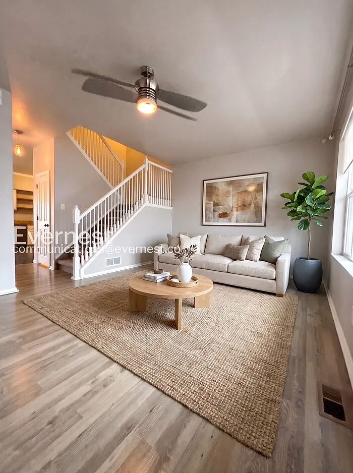 2 bed, 2.5 bath, 1200 sqft, $2,695 — Photo 2