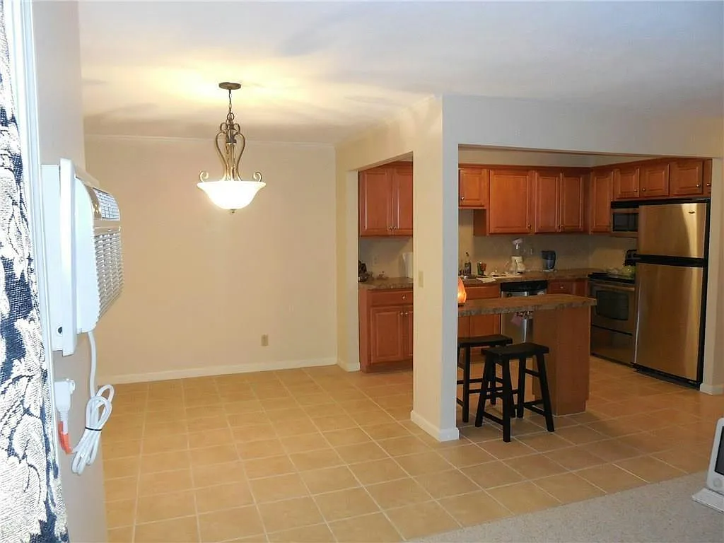 400 New River Road, Unit 308 — Photo 2