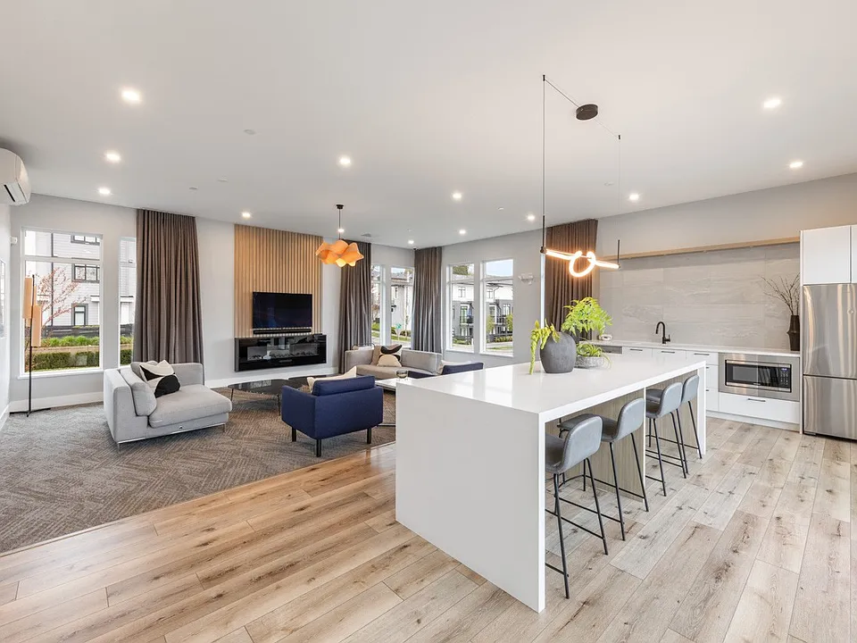 15215 Sitka Dr