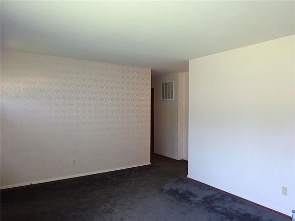 3rd image of 3698 N Sadlier Dr