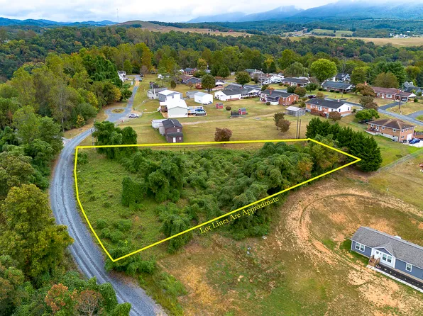 Cresthill Dr, Lexington, VA 24450