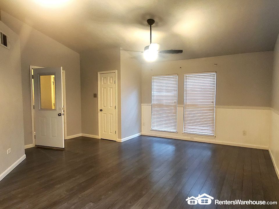 1st image of 10043 Horseshoe Bend Dr