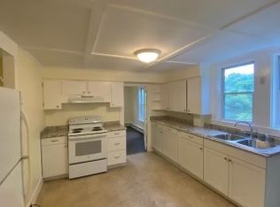 14 Burleigh St, Waterville, ME 04901