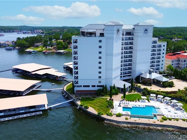166 Captiva Dr #2E, Sunrise Beach, MO 65079
