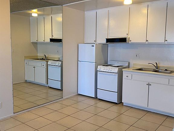 5th image of 18307 Burbank Blvd Unit 110