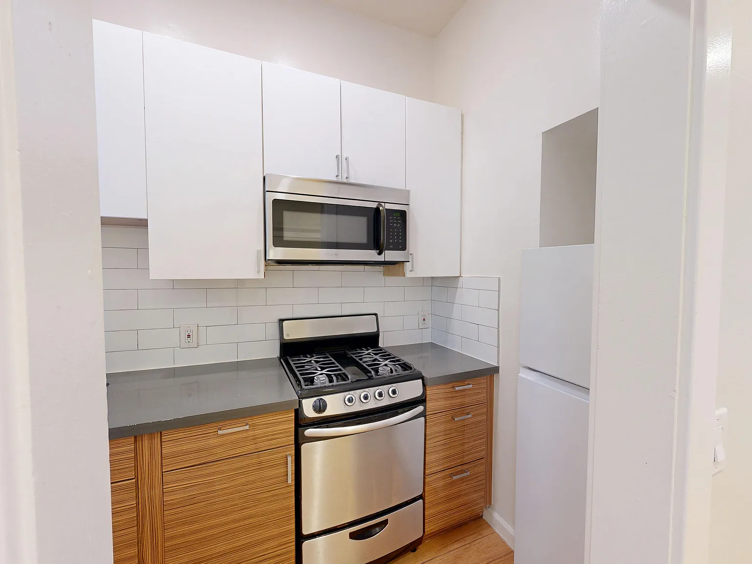 691 O'Farrell Street — Photo 3
