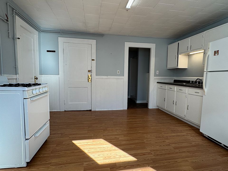 1st image of 93 W Pearl St APT 9