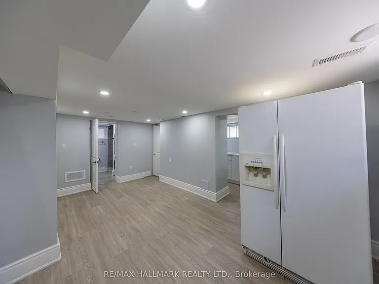 559 Ritson Rd S — Photo 22