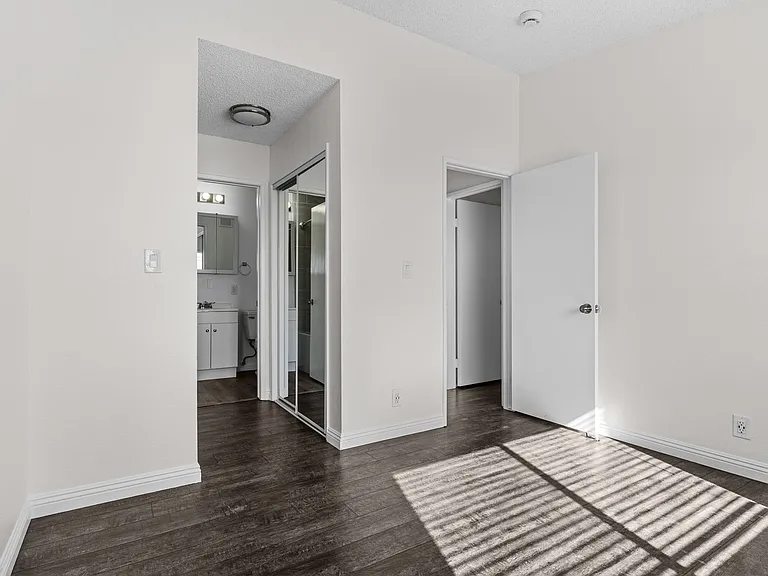1168 E 10th St #224B — Photo 18