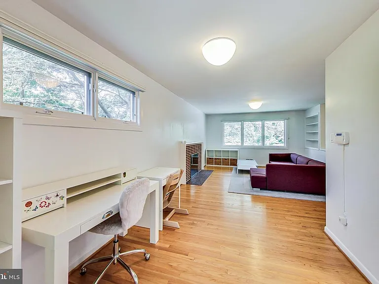 6515 E Halbert Rd — Photo 13
