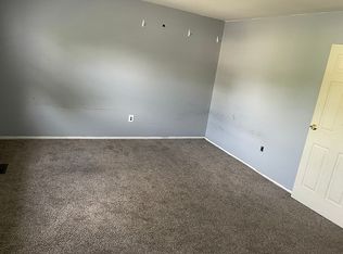 11 Eisenhower Cir, Whitehall, PA 18052