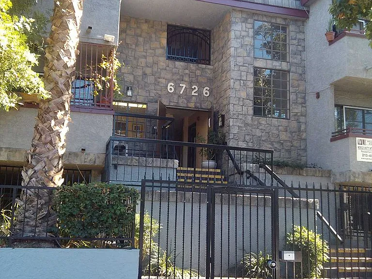 6726 WOODLEY — Photo 2