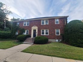 165 Everett St, Quincy, MA