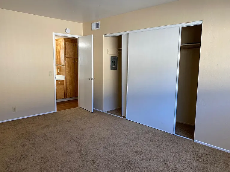 The Lewis — Photo 11