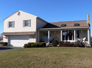 939 Potters Rd, Newton, NJ 07860