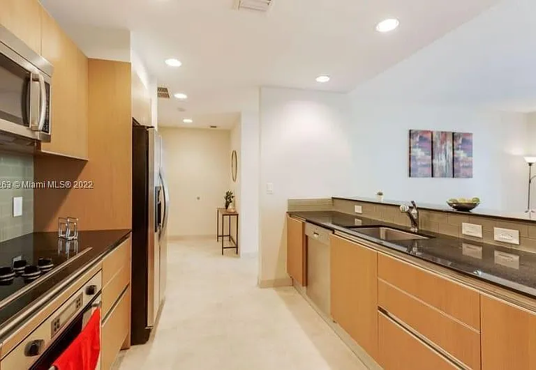 1050 Brickell Ave #1410 — Photo 6