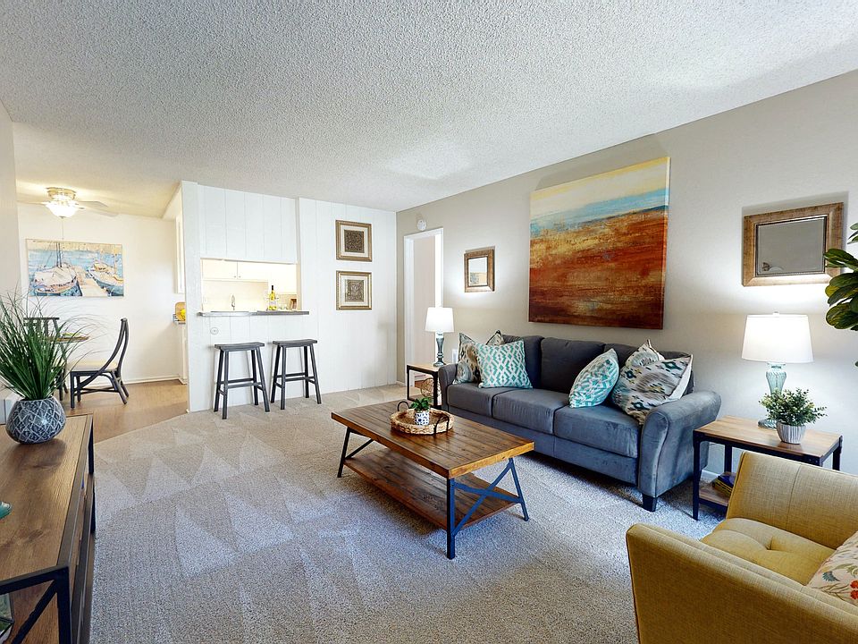 Newport Village Apartments | Costa Mesa, CA | Living Room