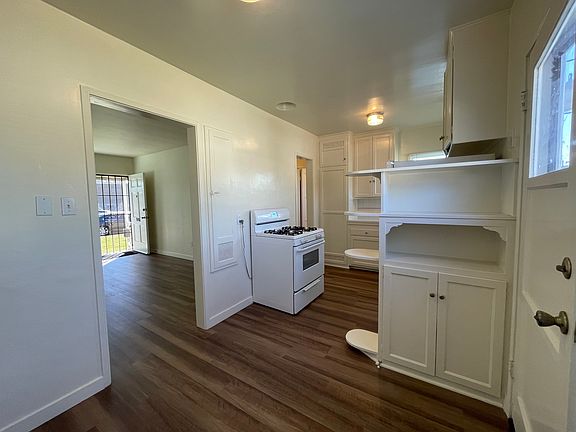 Dining area next to kitchen